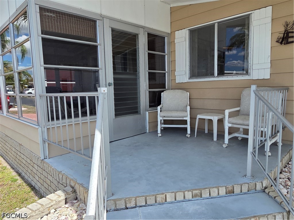 2 Bed ManufacturedHome for Sale in North Fort Myers, photo 3