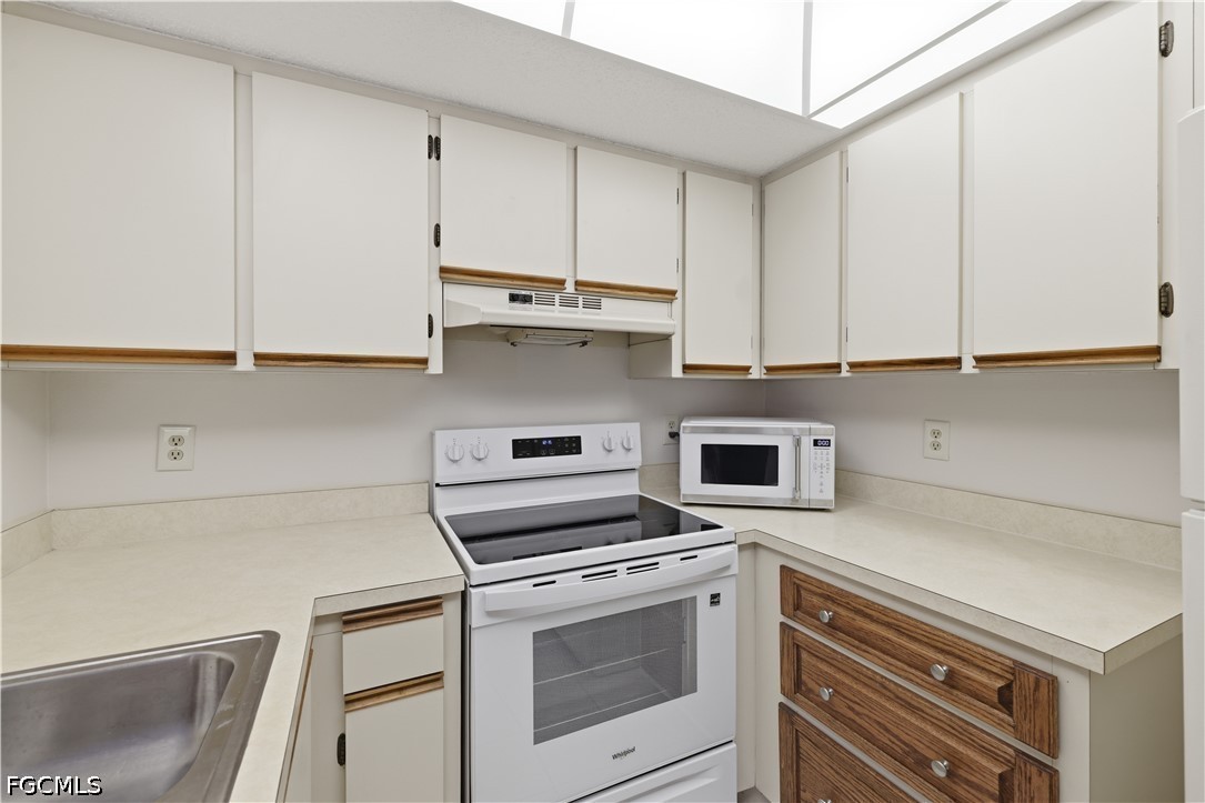 1 Bed Waterfront Home for Sale in Not Applicable, photo 3