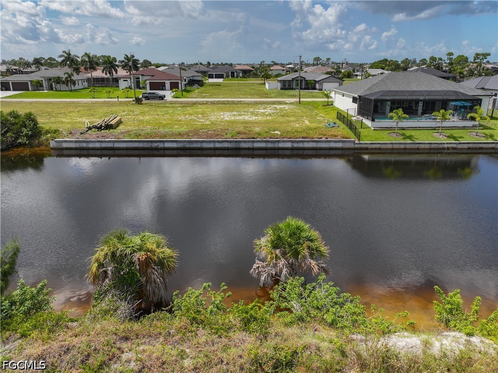 Waterfront Home for Sale in Cape Coral, photo 3