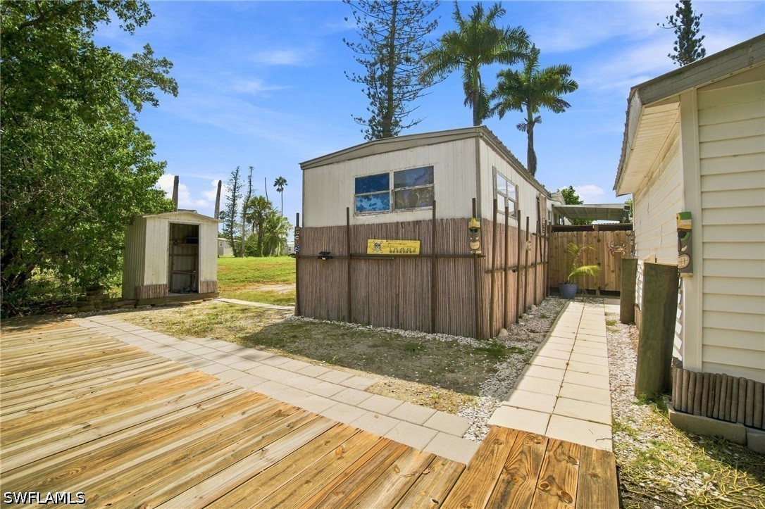 Waterfront Home for Sale in Plantation Island, photo 3