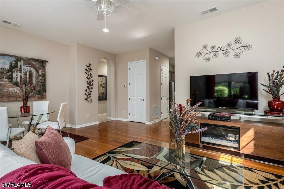 2 Bed Detached for Sale in Artesia, photo 3