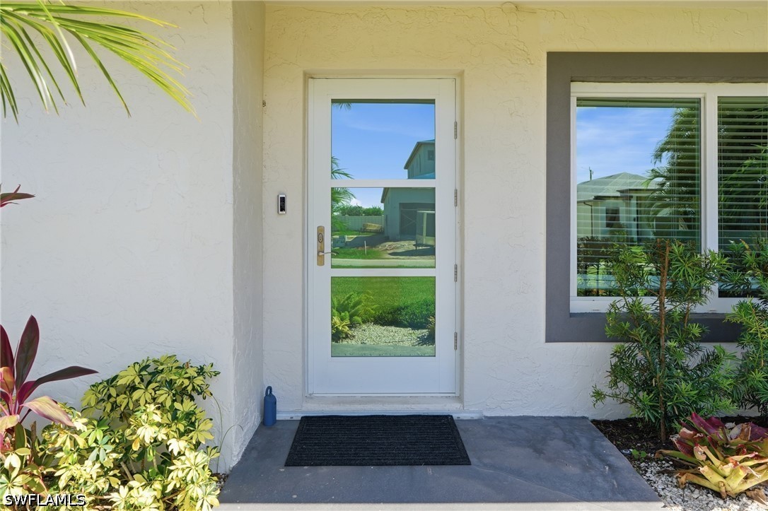 4 Bed Pool Home for Sale in Hallendale, photo 3