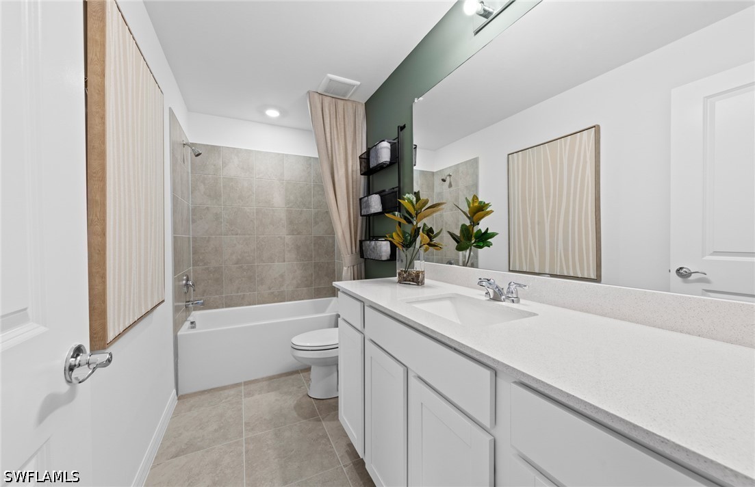 4 Bed SingleFamilyResidence for Sale in Whispering Lakes, photo 3