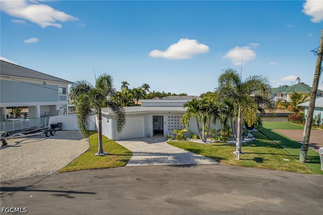 2 Bed Pool Home for Sale in Shell Mound Park, photo 3