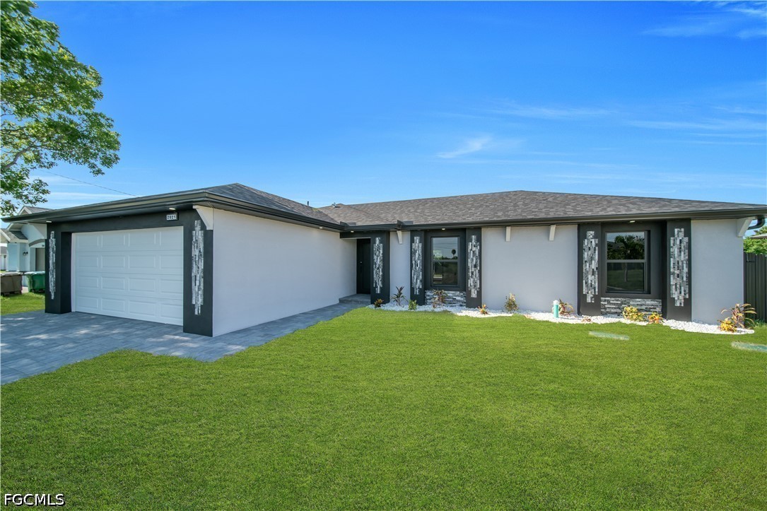 3 Bed Pool Home for Sale in Cape Coral, photo 3