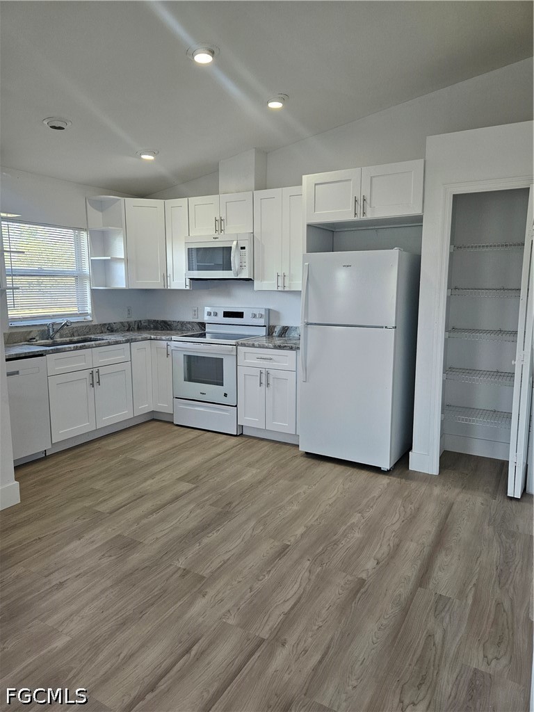3 Bed Duplex for Sale in Fort Myers, photo 3