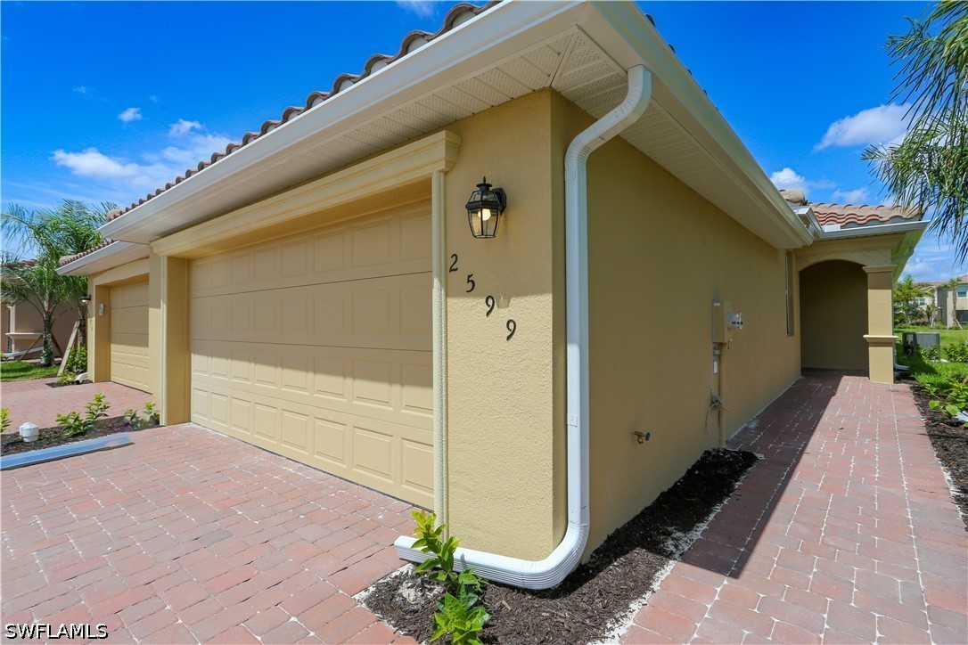 2 Bed Waterfront Home for Sale in Naples, photo 3