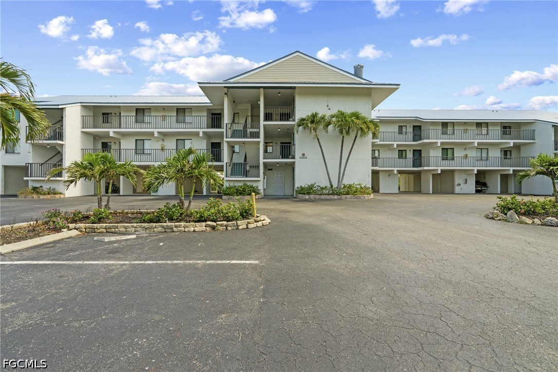 2 Bed Waterfront Home for Sale in Admirals Bay, photo 3