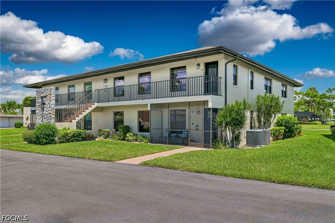 2 Bed Pool Home for Sale in Cape Coral, photo 3