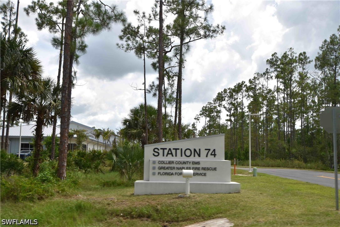 Residential for Sale in Golden Gate Estates, photo 3