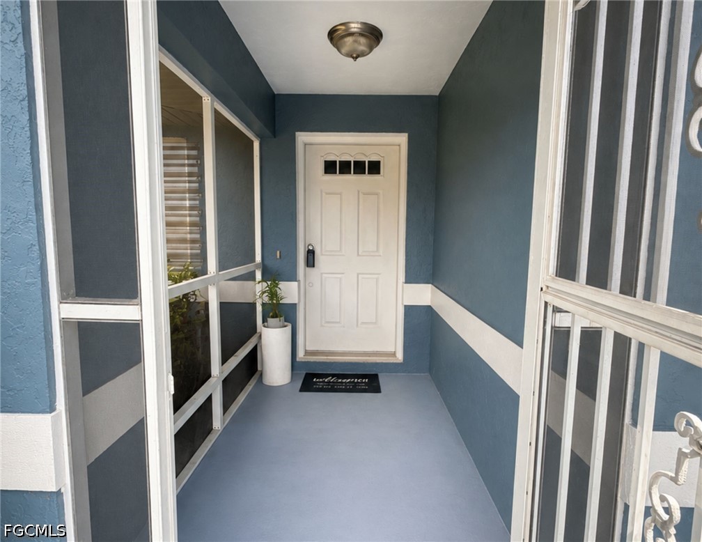 3 Bed SingleFamilyResidence for Sale in Port Charlotte, photo 3