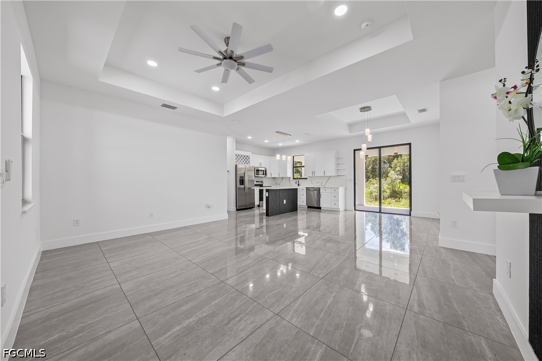 3 Bed SingleFamilyResidence for Sale in Lehigh Acres, photo 3