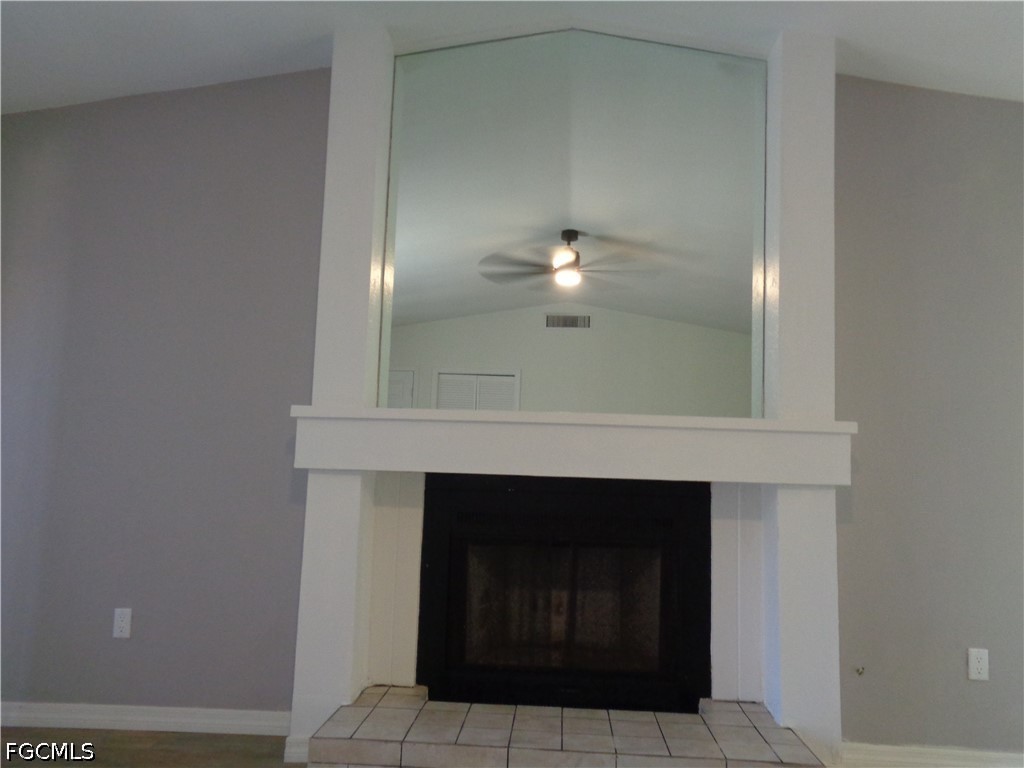 3 Bed SingleFamilyResidence for Sale in Royal Woods, photo 3