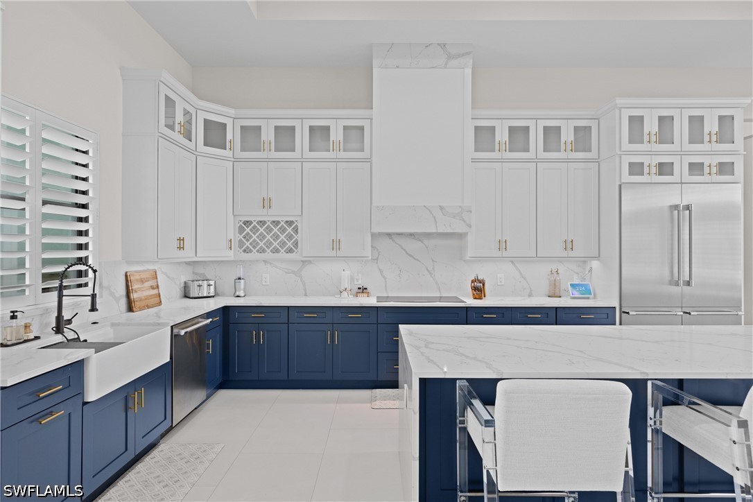 5 Bed Pool Home for Sale in Naples Park, photo 3