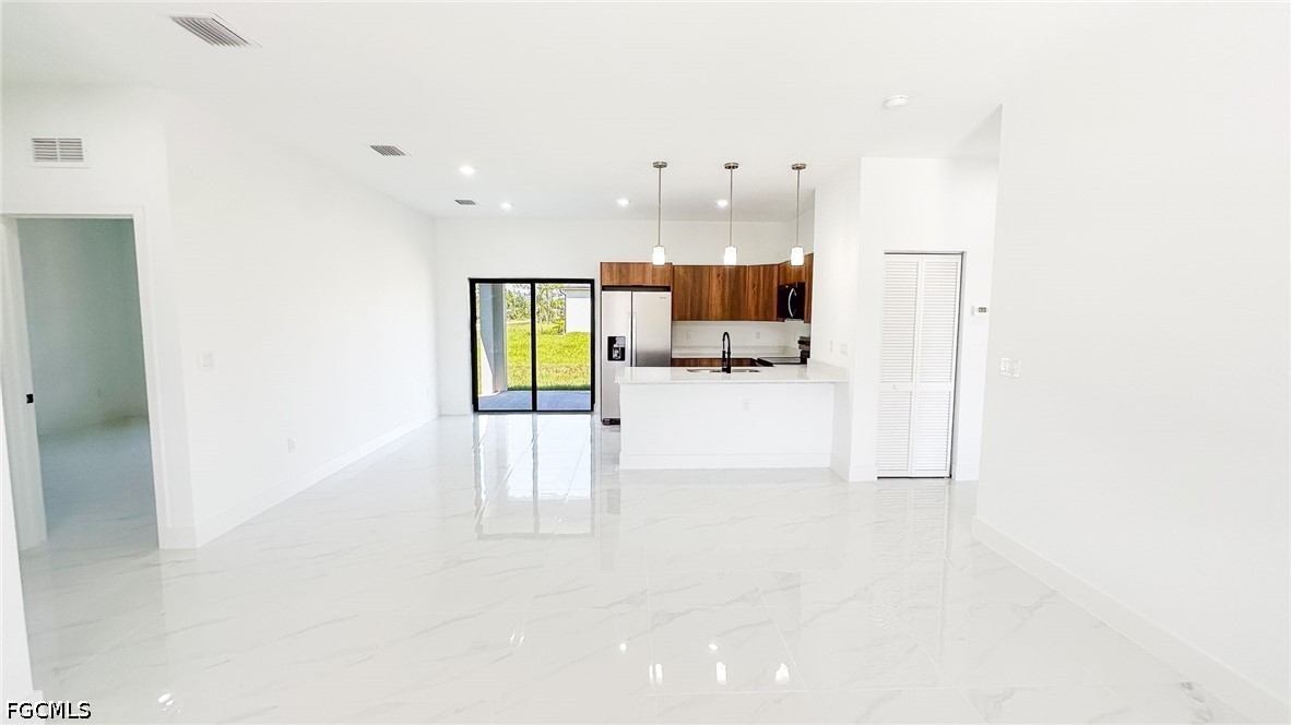 3 Bed SingleFamilyResidence for Sale in Lehigh Acres, photo 3