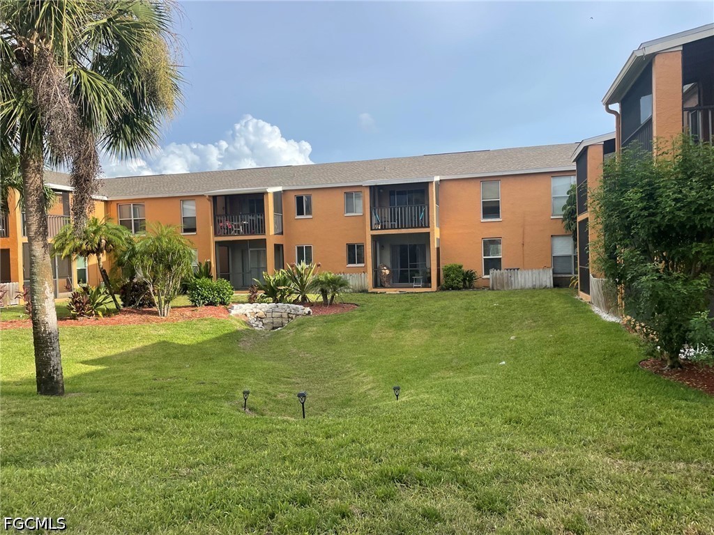 2 Bed Condominium for Sale in Fort Myers, photo 3