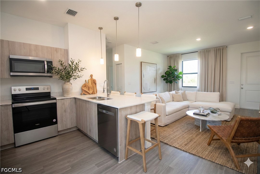 3 Bed SingleFamilyResidence for Sale in Port Labelle, photo 3