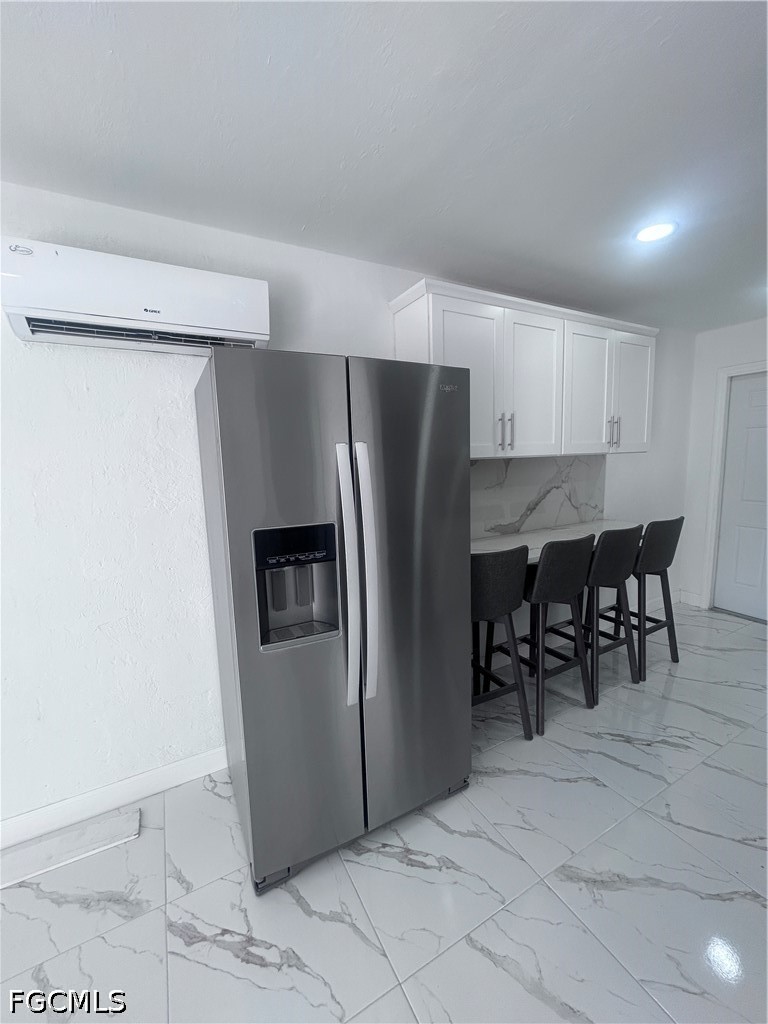 2 Bed SingleFamilyResidence for Sale in Fort Myers, photo 3