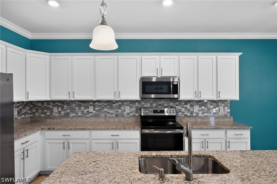 4 Bed Pool Home for Sale in Castalina, photo 3