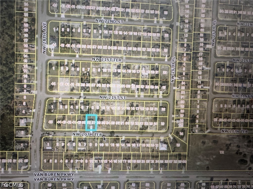 3 Bed SingleFamilyResidence for Sale in Cape Coral, photo 3