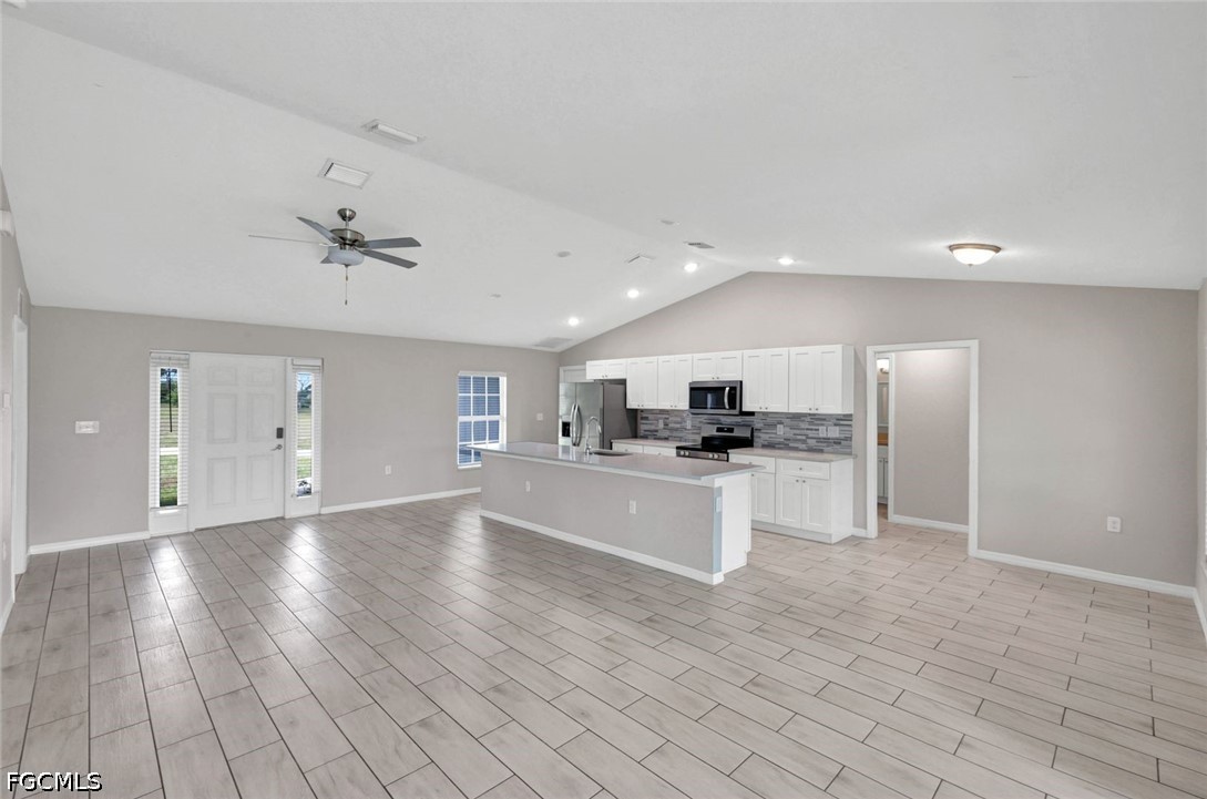 4 Bed SingleFamilyResidence for Sale in Cape Coral, photo 3