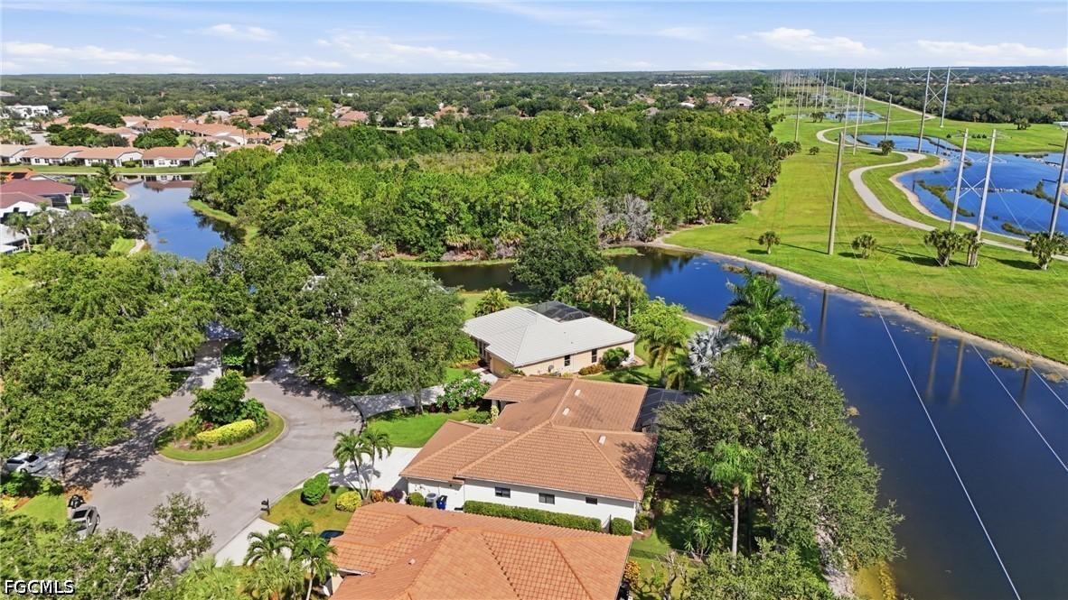 4 Bed Pool Home for Sale in Pinewood Lakes, photo 3