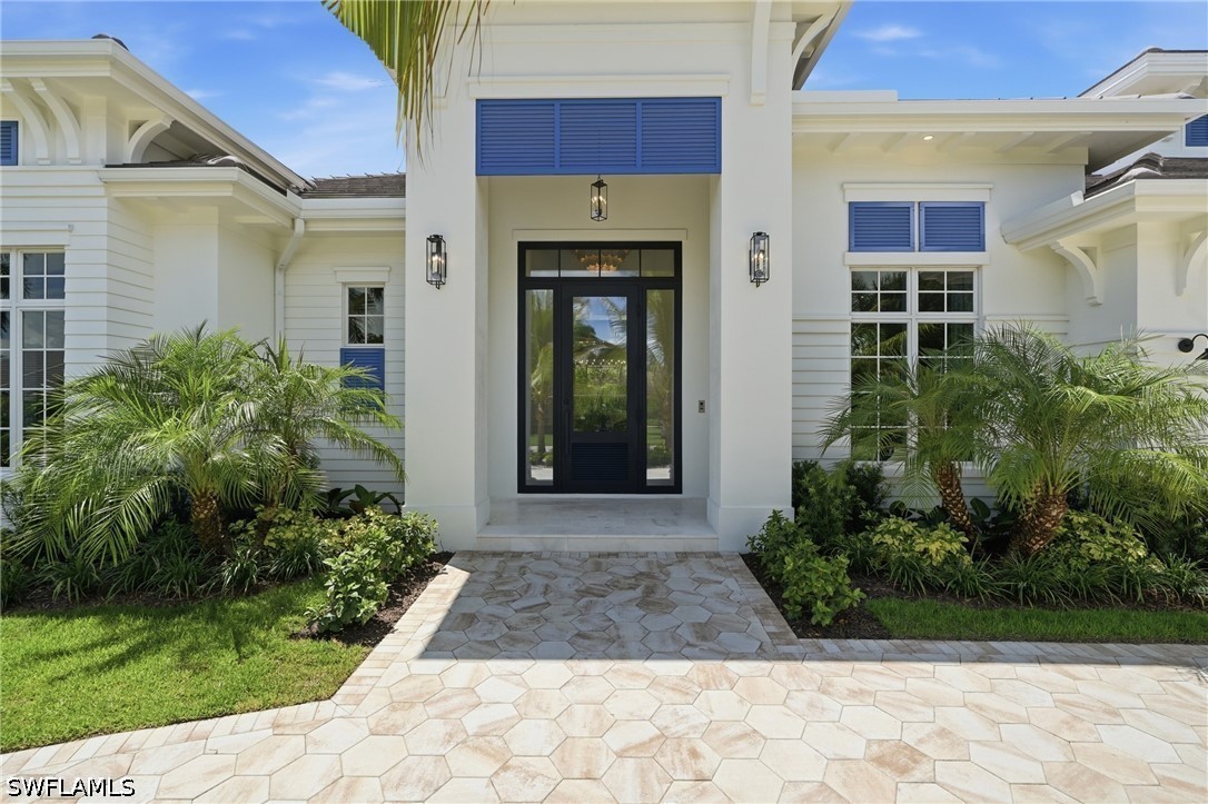 4 Bed Pool Home for Sale in Park Shore, photo 3