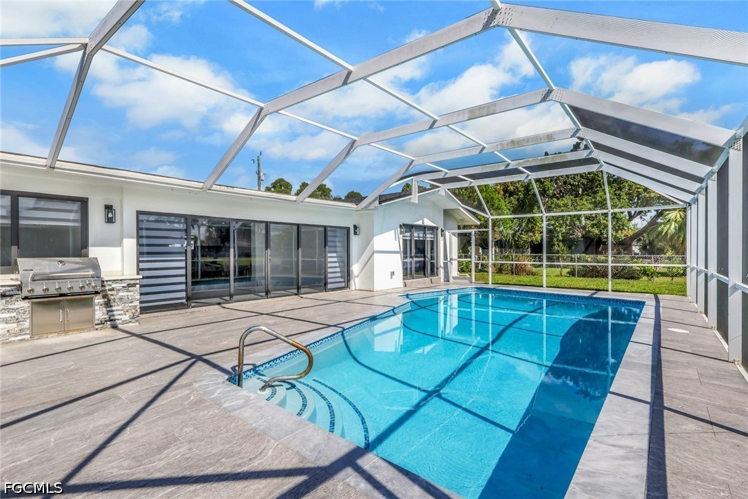 3 Bed Pool Home for Sale in Cape Coral, photo 3