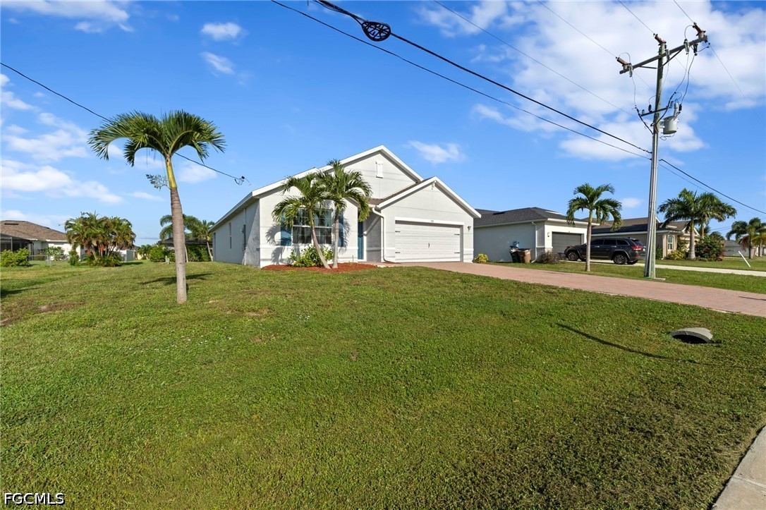 4 Bed SingleFamilyResidence for Sale in Cape Coral, photo 3