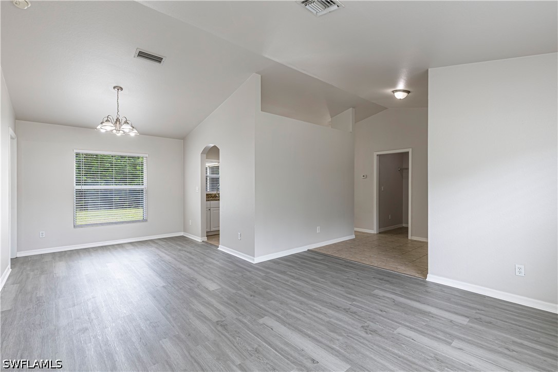 3 Bed SingleFamilyResidence for Sale in Greenbriar, photo 3