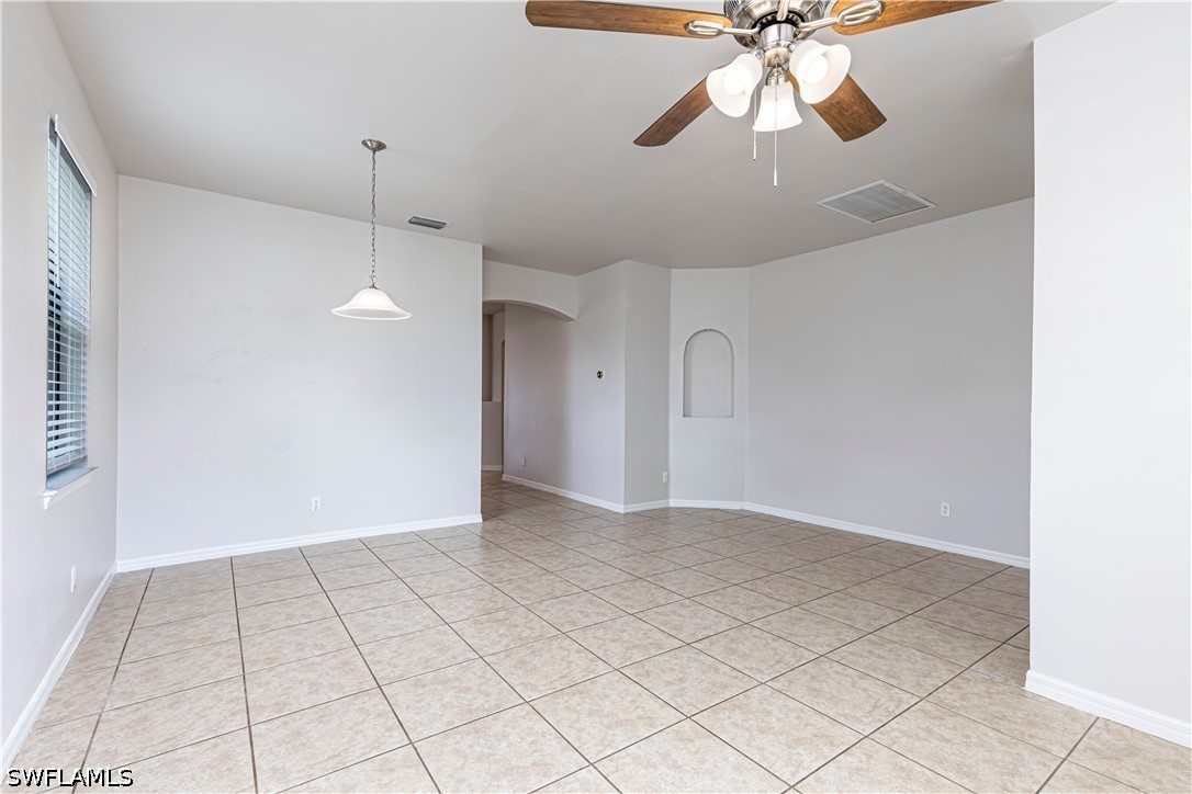 4 Bed SingleFamilyResidence for Sale in Cape Coral, photo 3