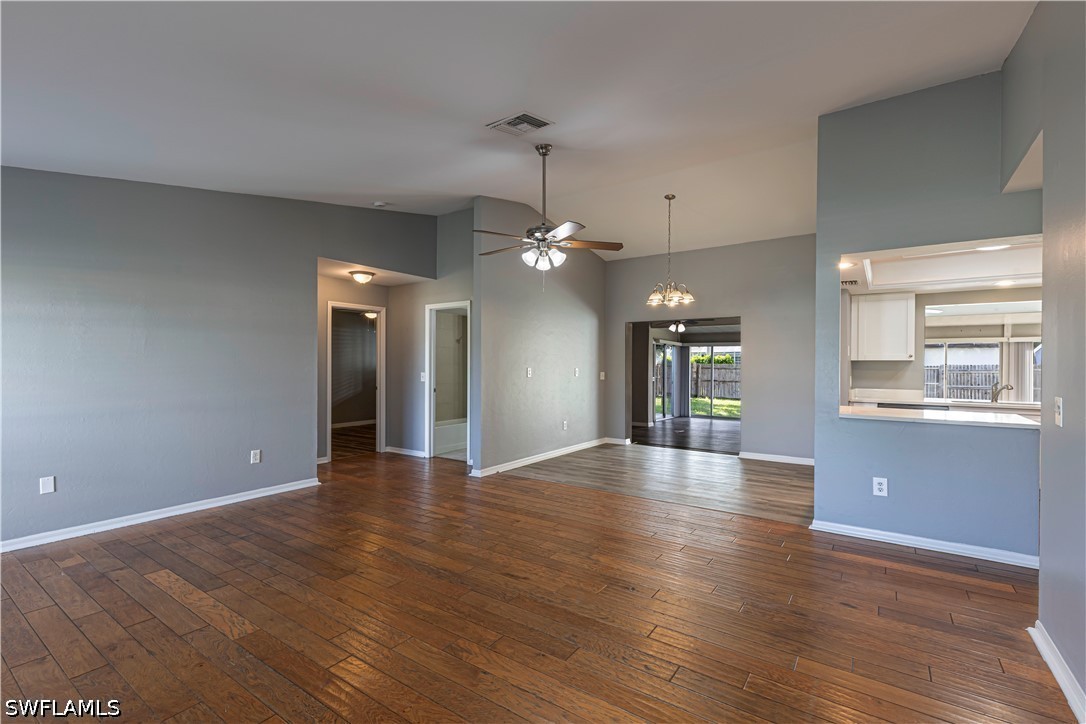 3 Bed SingleFamilyResidence for Sale in Cape Coral, photo 3