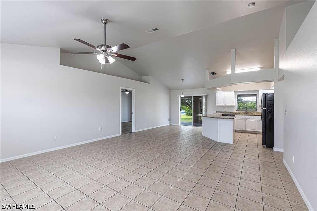 3 Bed SingleFamilyResidence for Sale in Cape Coral, photo 3