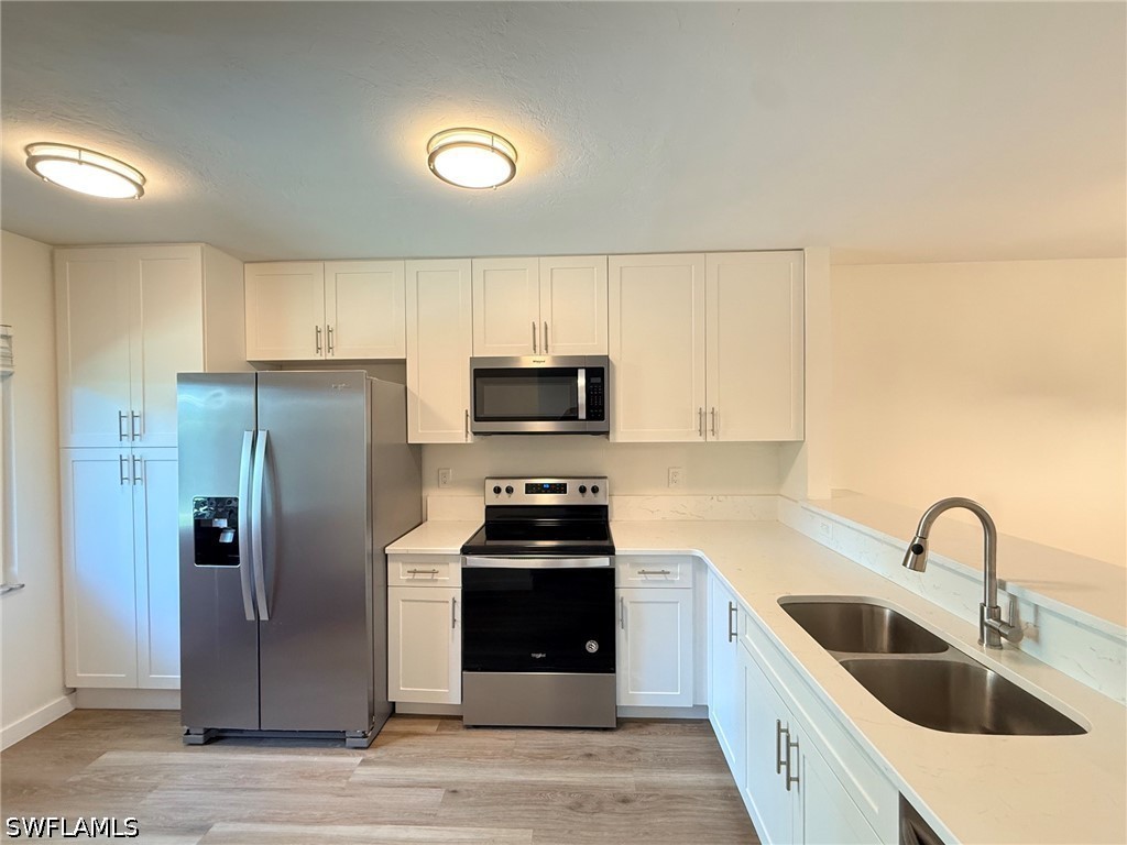 2 Bed Condominium for Sale in Naples, photo 3