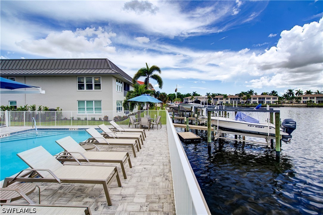 2 Bed Waterfront Home for Sale in Cape Coral, photo 3
