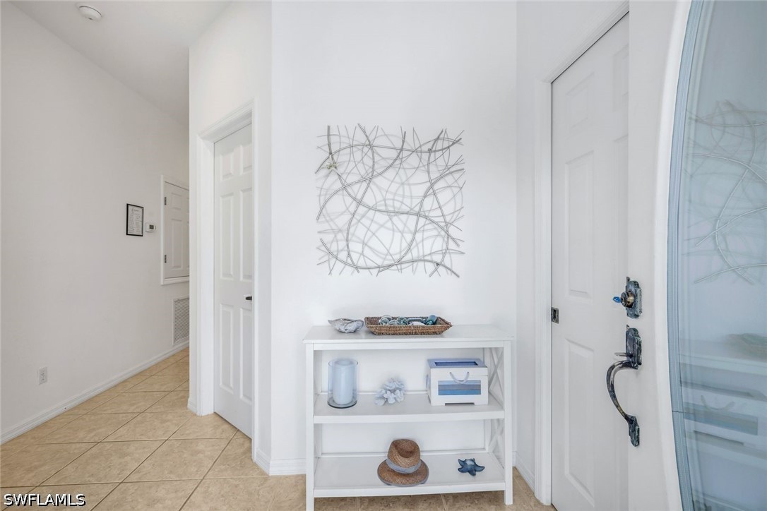 3 Bed SingleFamilyResidence for Sale in Imperial Shores, photo 3