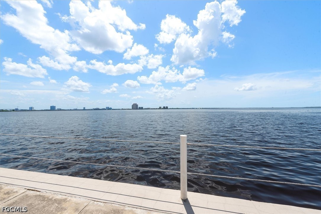 2 Bed Waterfront Home for Sale in Schooner Bay, photo 3