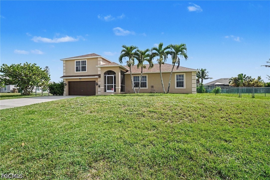 3 Bed Pool Home for Sale in Cape Coral, photo 3