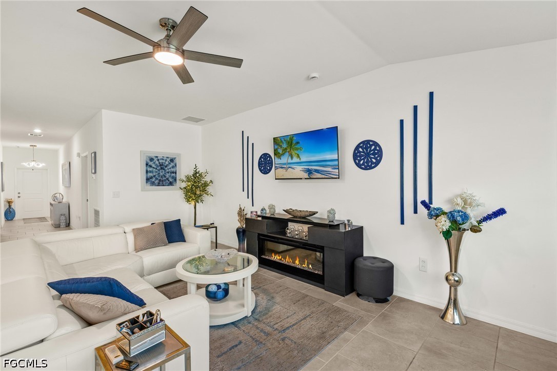 4 Bed SingleFamilyResidence for Sale in Oakview, photo 3