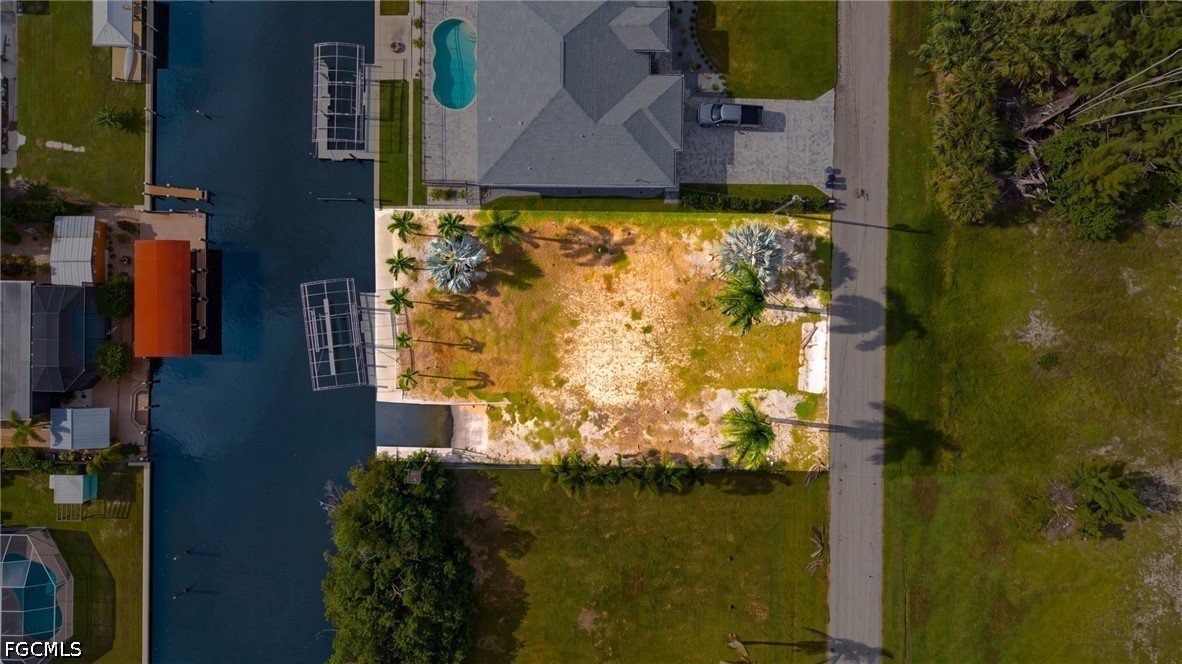 Waterfront Home for Sale in Gulfhaven, photo 3