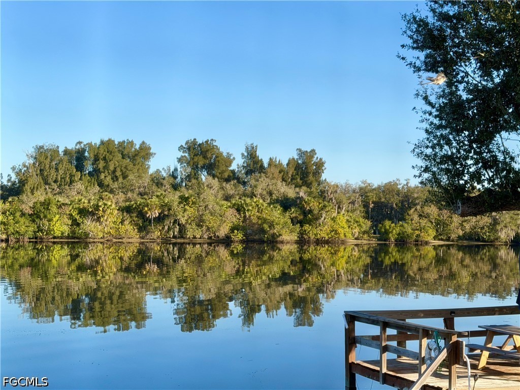 2 Bed Waterfront Home for Sale in Fort Myers, photo 3