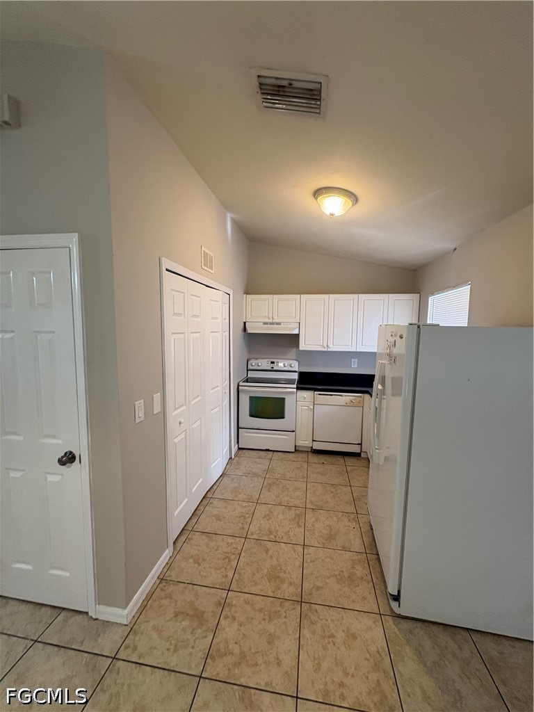 3 Bed SingleFamilyResidence for Sale in Fort Myers, photo 3