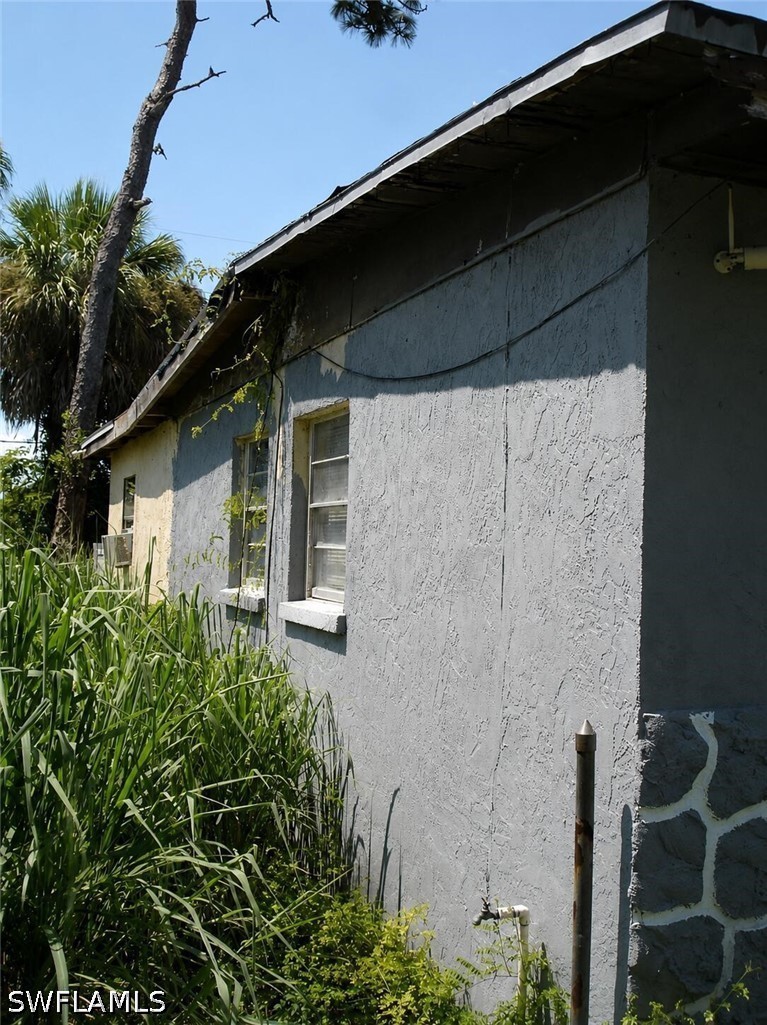 4 Bed SingleFamilyResidence for Sale in Fort Myers, photo 3