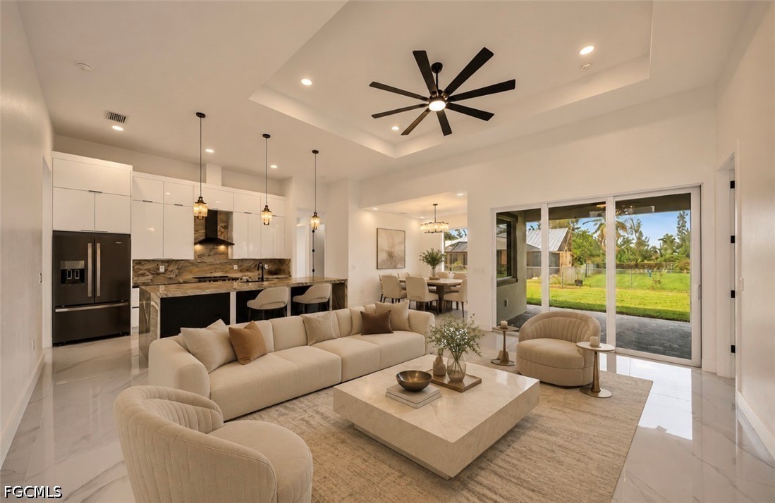 4 Bed SingleFamilyResidence for Sale in Cape Coral, photo 3