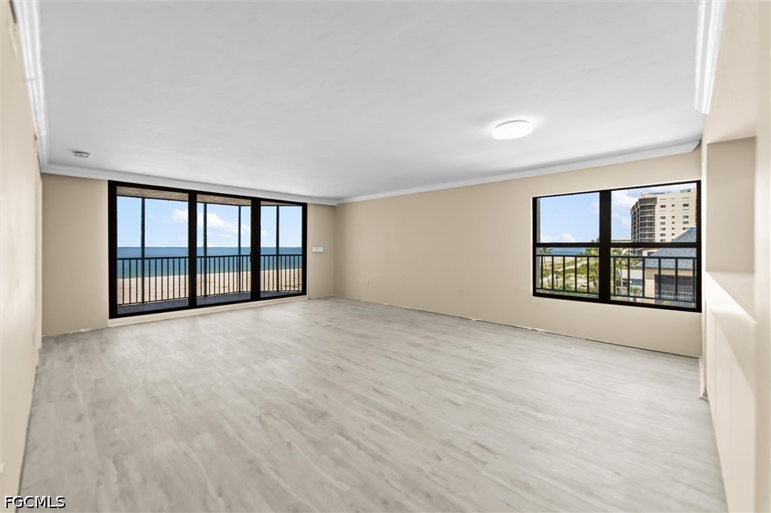 2 Bed Waterfront Home for Sale in Shamron Beach Condo, photo 3