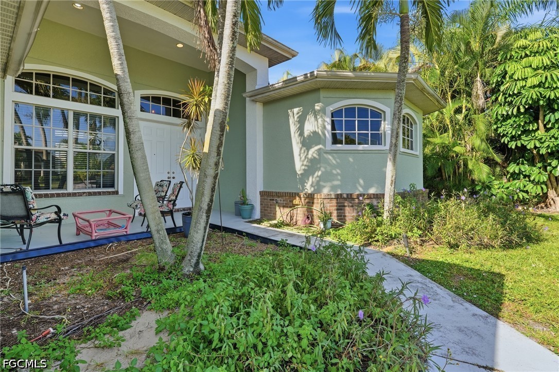3 Bed Pool Home for Sale in Cape Coral, photo 3
