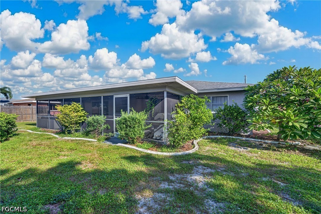 3 Bed SingleFamilyResidence for Sale in Cape Coral, photo 3