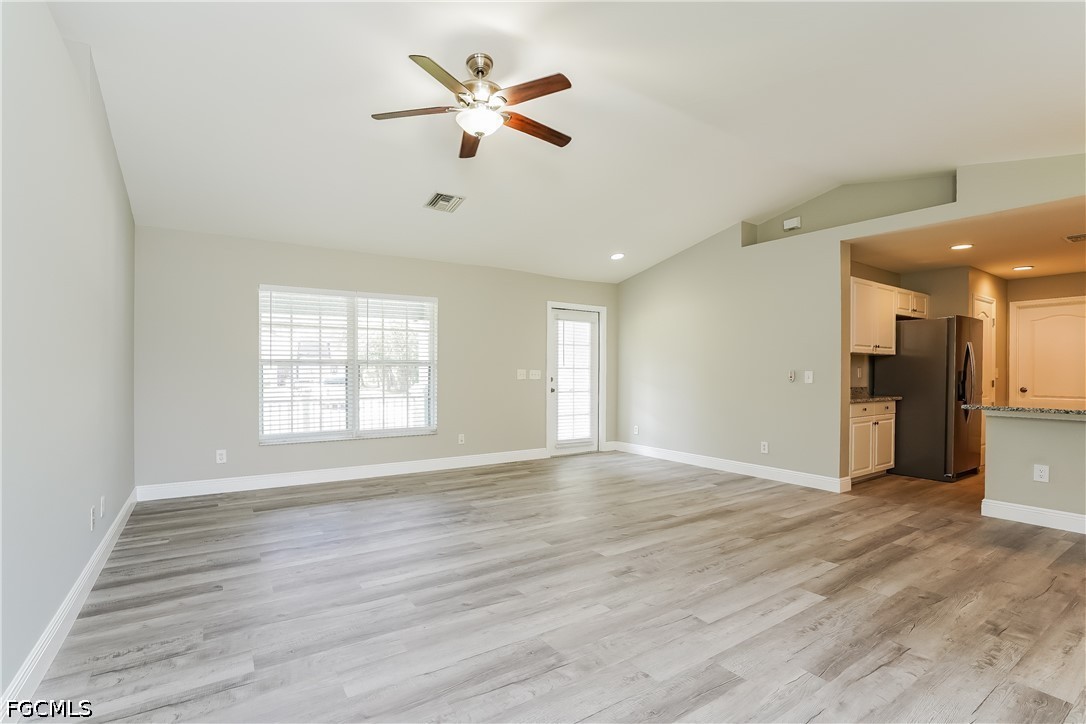 3 Bed SingleFamilyResidence for Sale in Lehigh Acres, photo 3