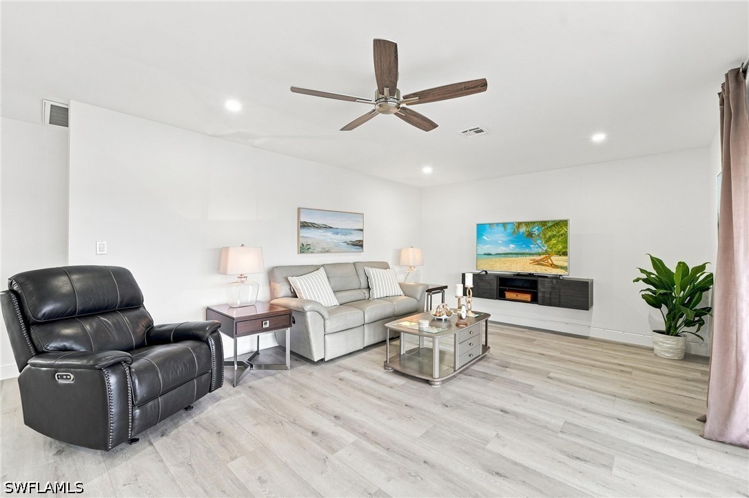 2 Bed Waterfront Home for Sale in Naples, photo 3