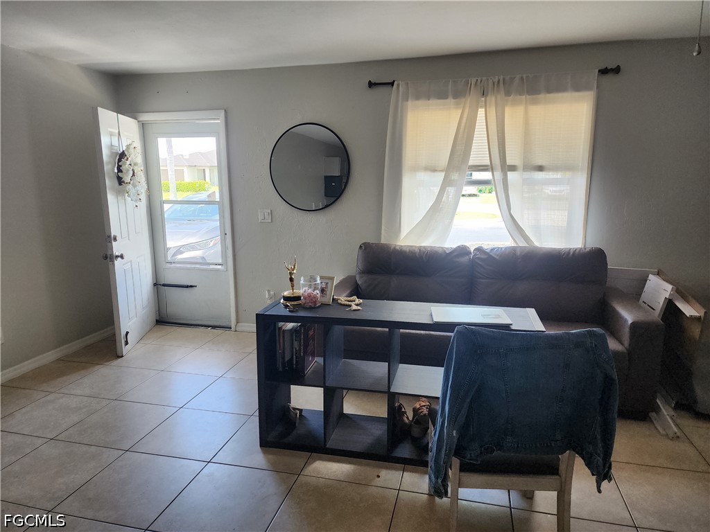2 Bed Condominium for Sale in Cape Coral, photo 3